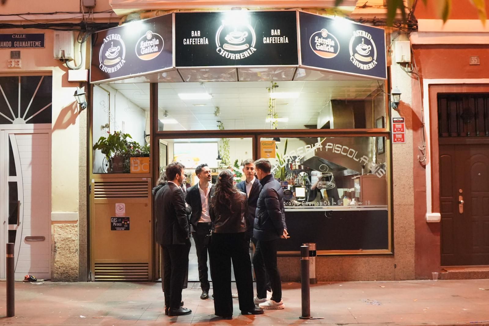 &#039;Looks&#039; festivos, caritas de cansancio, un buen puñado de sonrisas... y churros