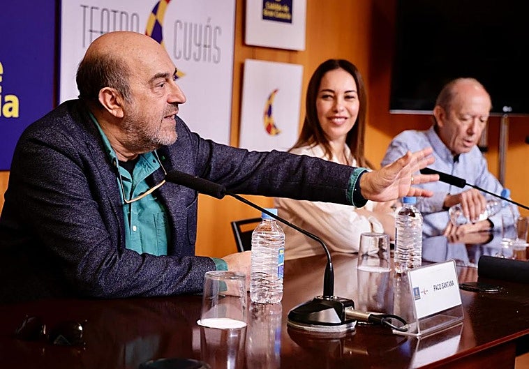 La consejera Guacimara Medina acompañó al dúo de humoristas en la presentación.