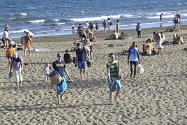 Turistas en el sur de Gran Canaria.