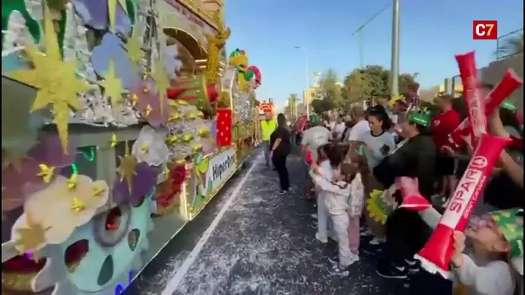 Las Palmas de Gran Canaria vive la emoción de la Cabalgata de Reyes