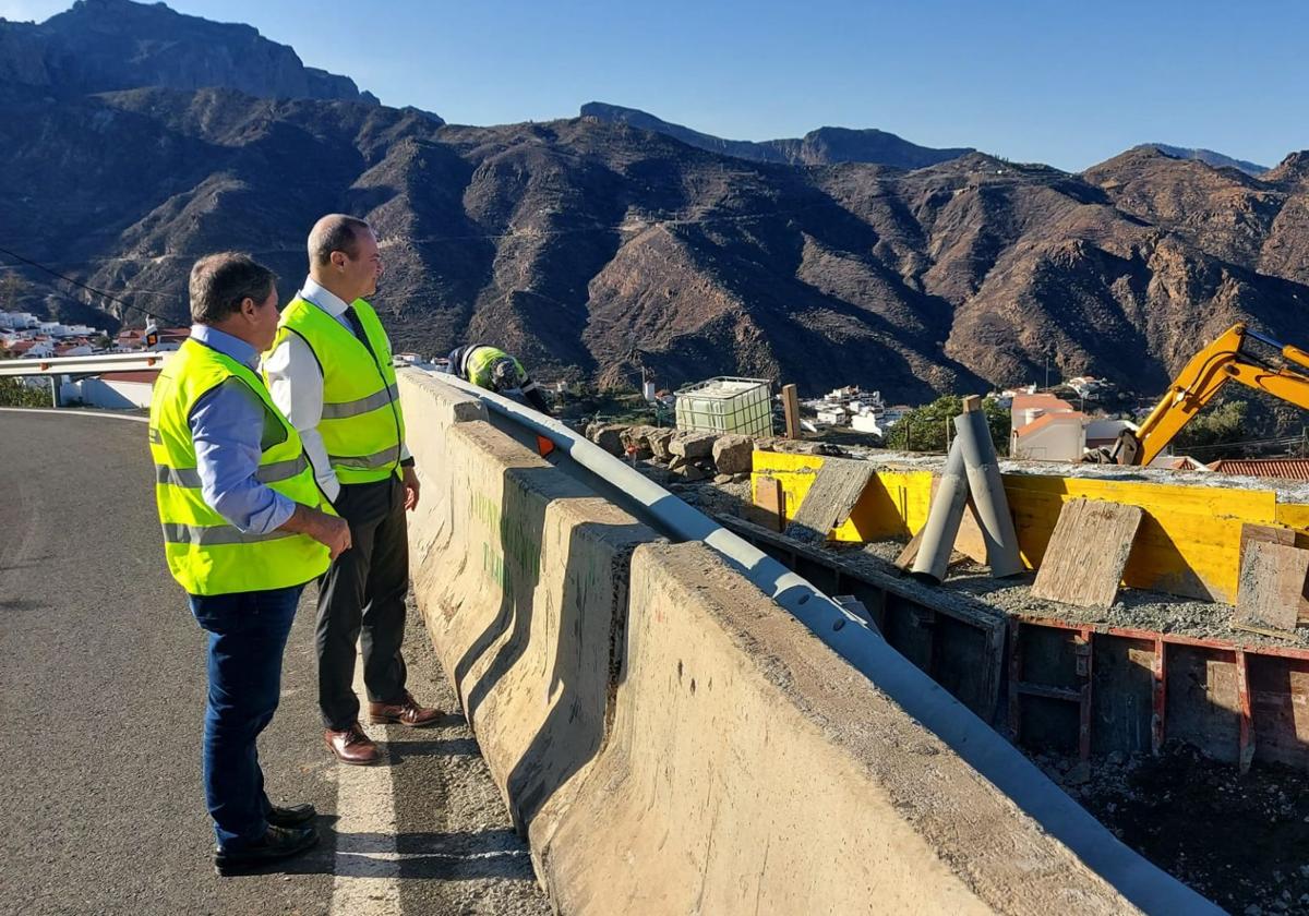 Hidalgo y Perera visitaron las obras de mejora del acceso al casco de Tejeda por la GC-60.