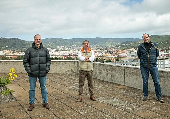 De izquierda a derecha, Francisco J. Expósito, Juan Pedro Díaz y Juan Carlos Pérez, del grupo GOTA.