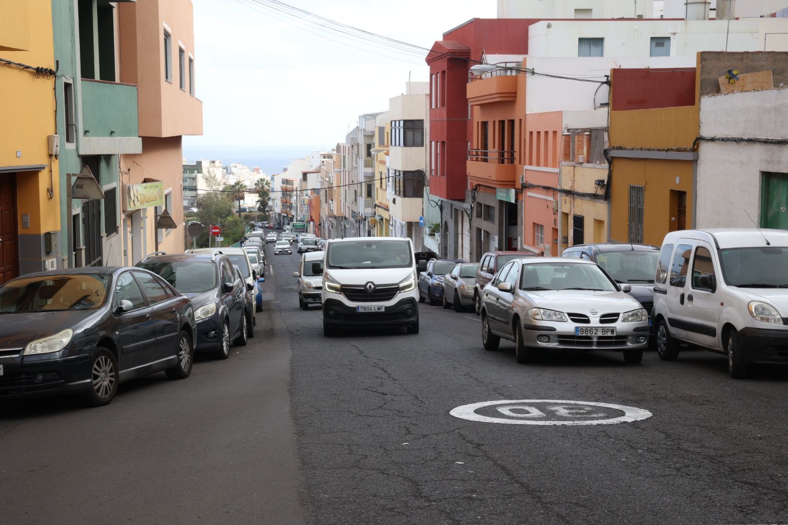 Vecinos de Lomo Apolinario solicitan reductores de velocidad en la calle Padre Pedro Sanz Sainz