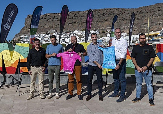 Autoridades políticas y deportivas, en el acto de presentación de la prueba que tuvo lugar en Mogán.