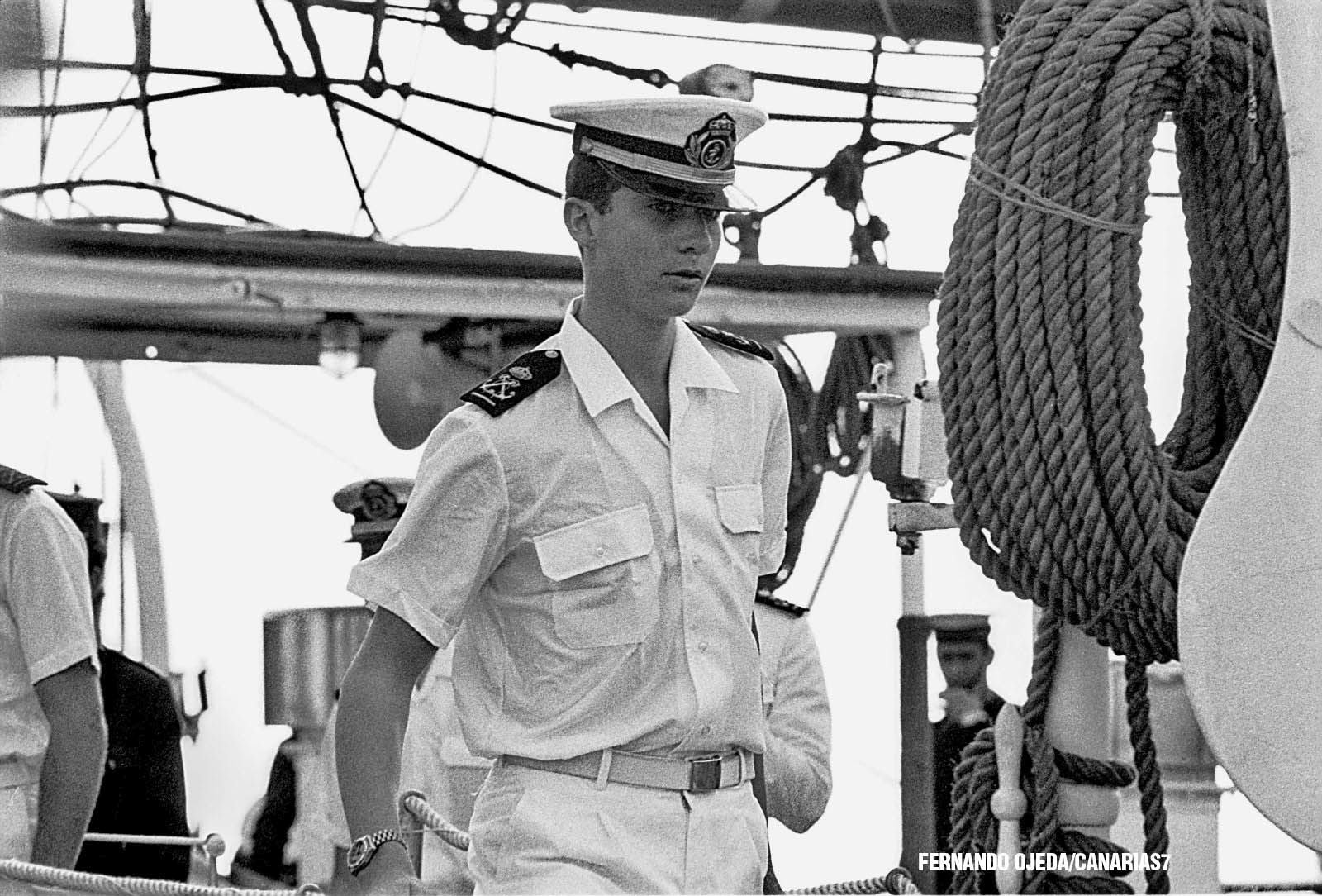 Una mirada al pasado cuando Felipe VI llegó a Canarias en el Elcano