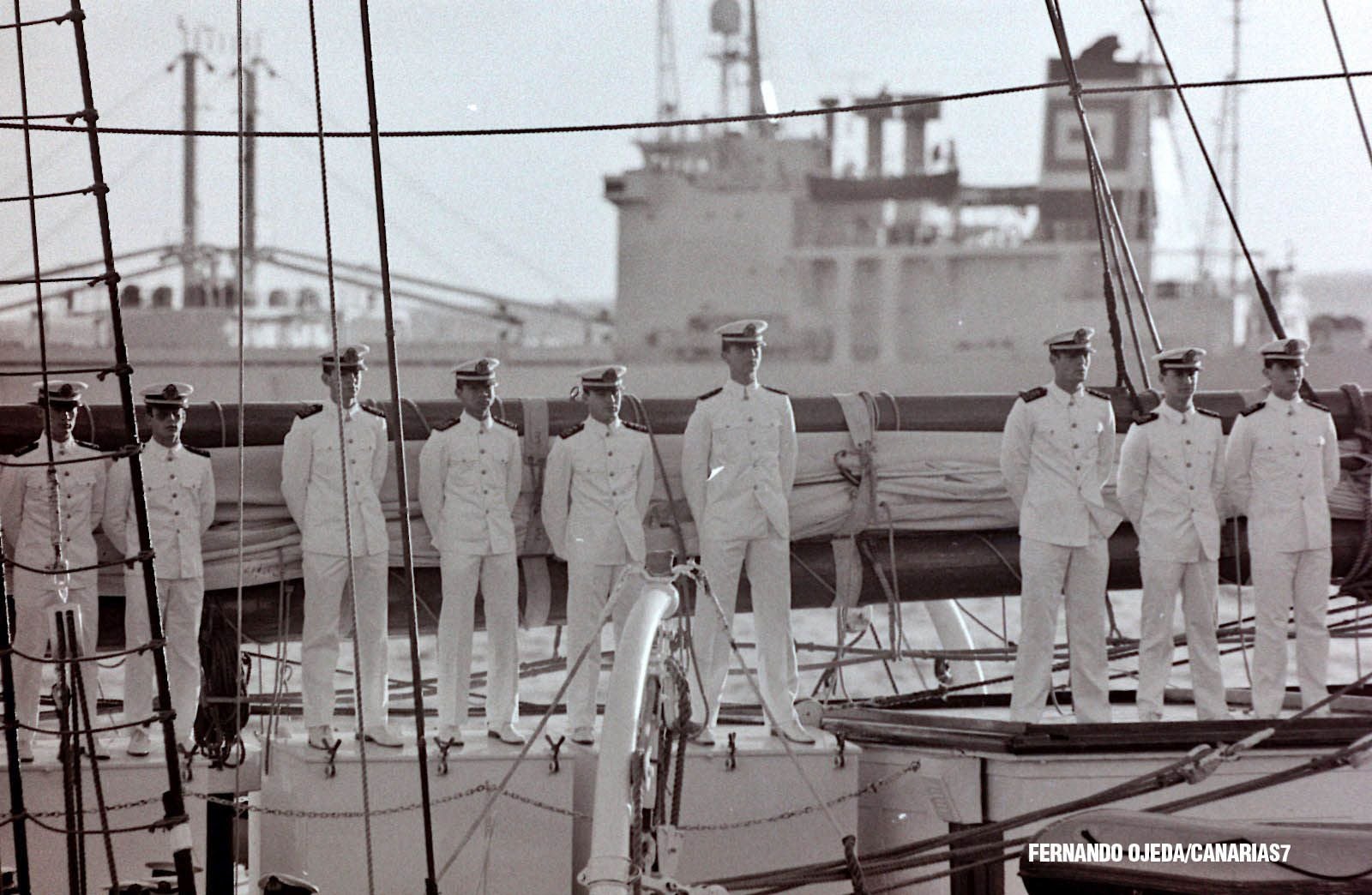 Una mirada al pasado cuando Felipe VI llegó a Canarias en el Elcano