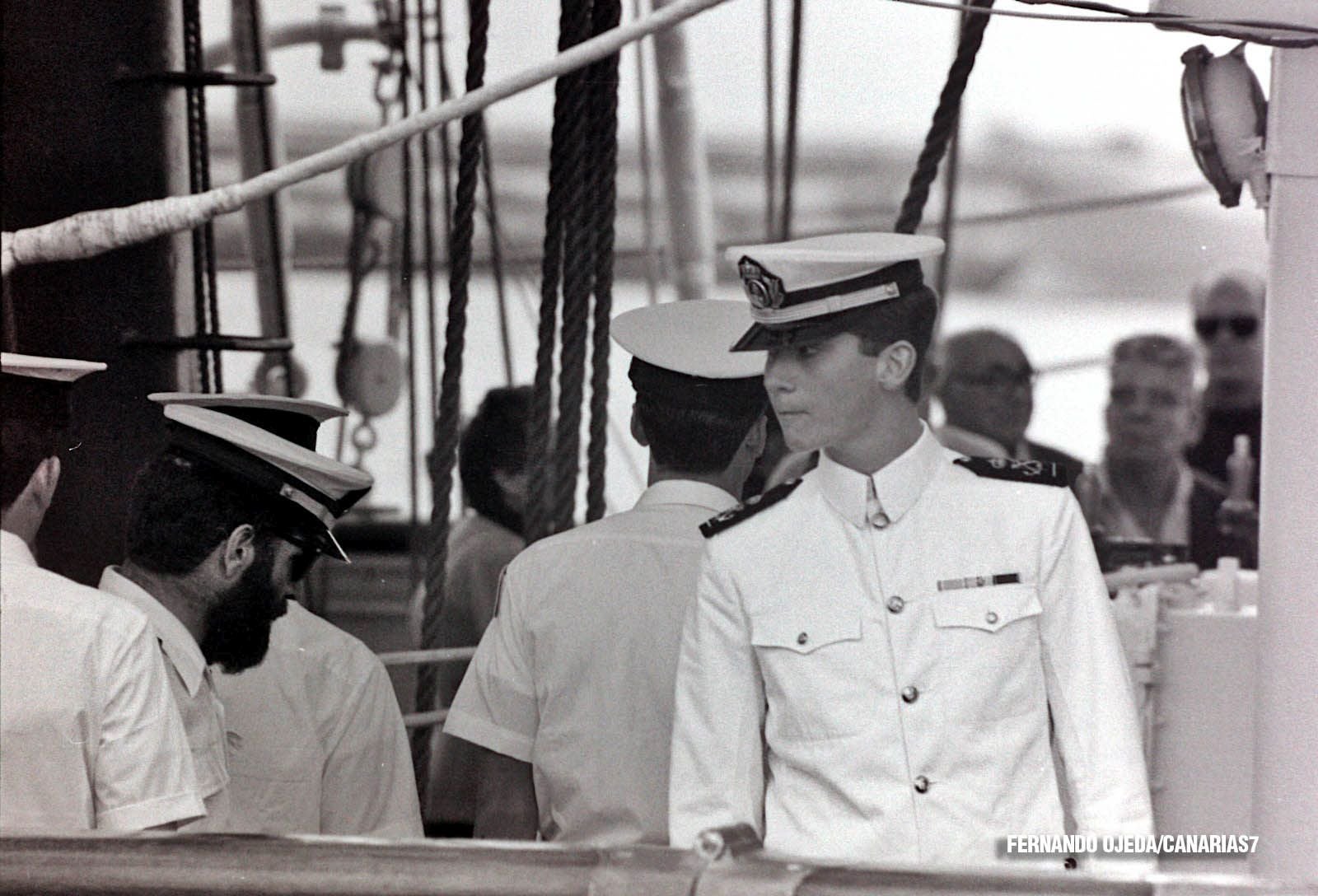 Una mirada al pasado cuando Felipe VI llegó a Canarias en el Elcano