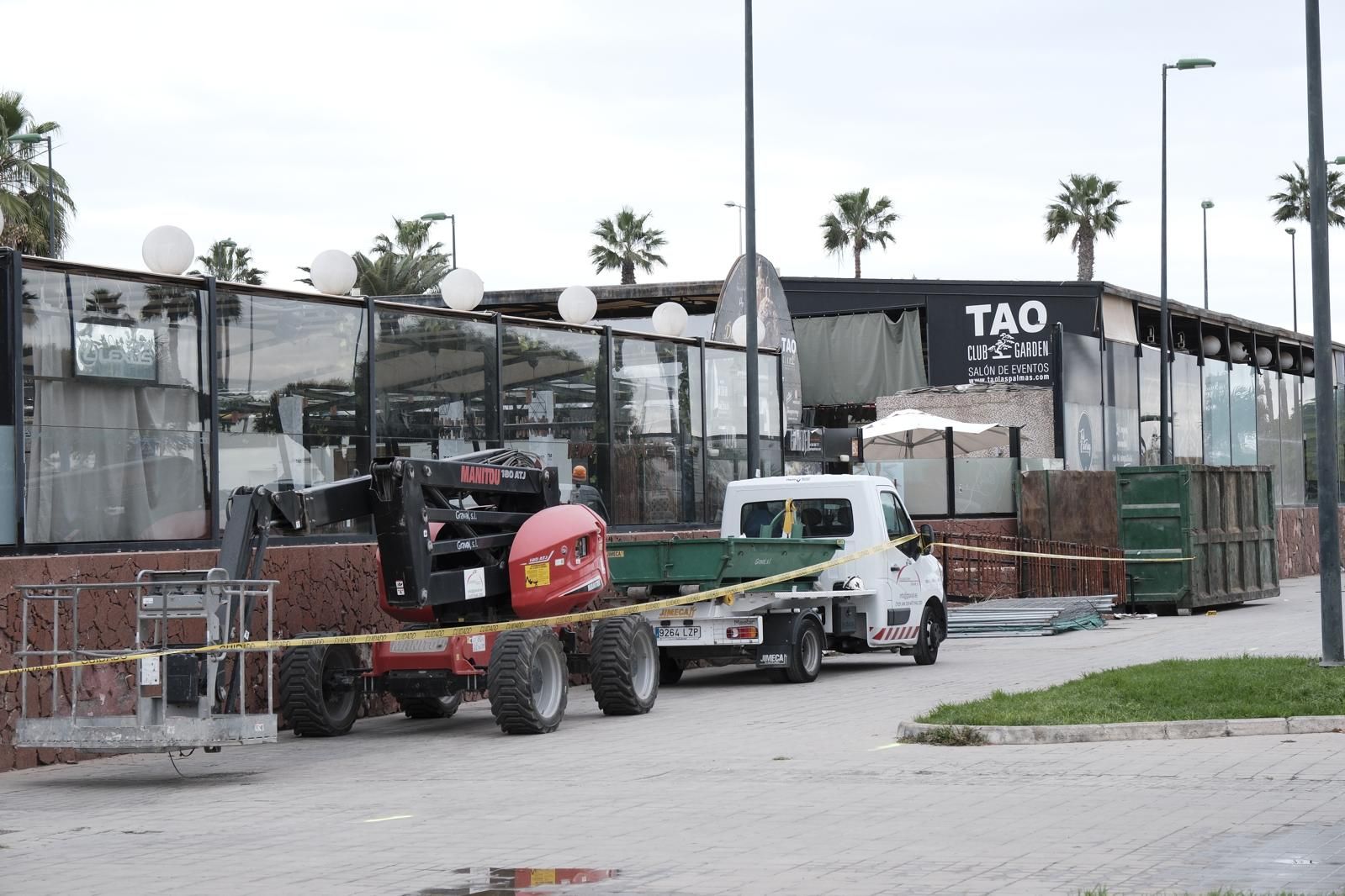 El arranque de la demolición del TAO, en imágenes