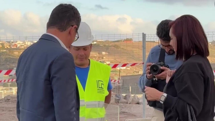 Pablo Rodríguez asiste a la primera piedra de 159 viviendas en Tamaraceite
