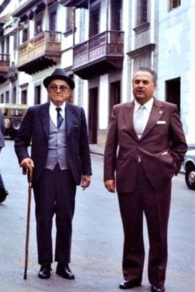 José Hernández, presidente de la Comisión, y Antonio Peña, alcalde de Teror.