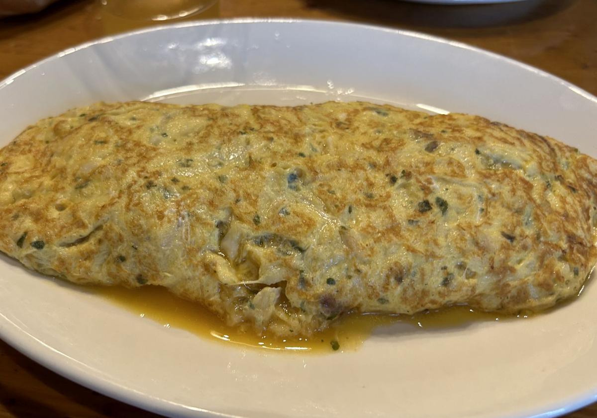 Imagen principal - Tortilla de bacalao, Revuelto de hongos (boletus edulis) y Chuletón de la Sidrería Saizar