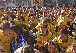 Cientos de aficionados apoyan a la UD en el Bernabéu.