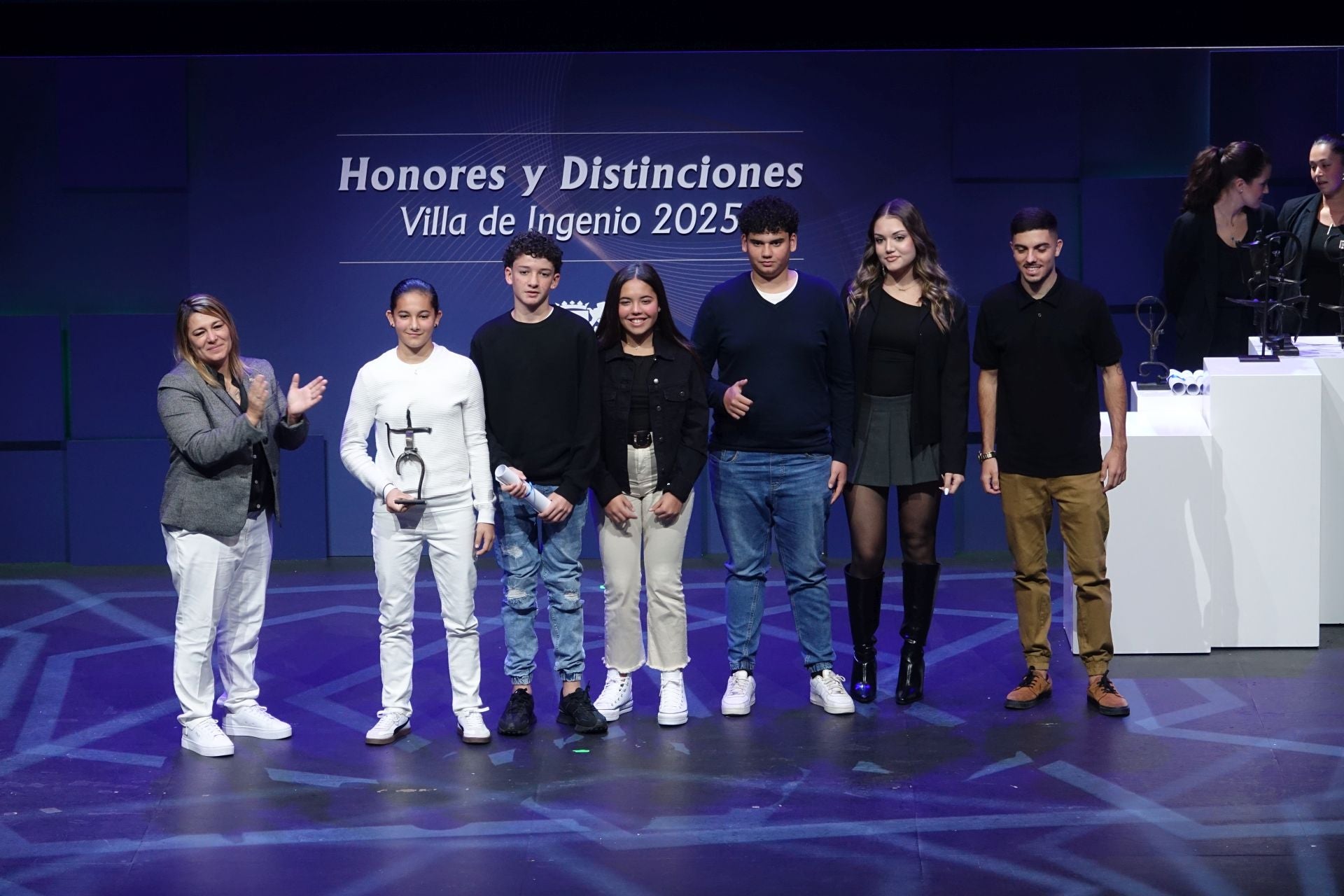 Entrega de Honores y Distinciones de Ingenio