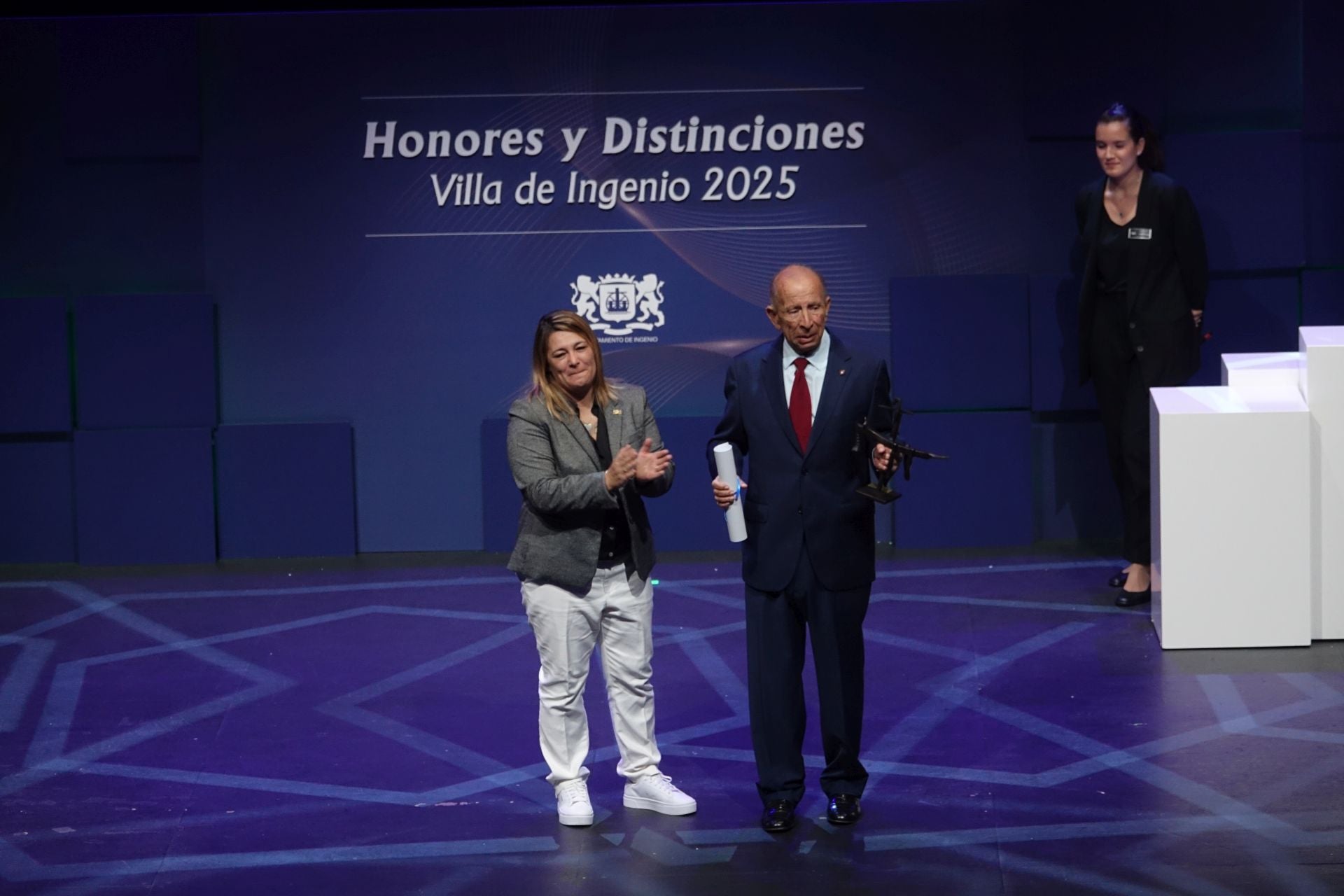 Entrega de Honores y Distinciones de Ingenio