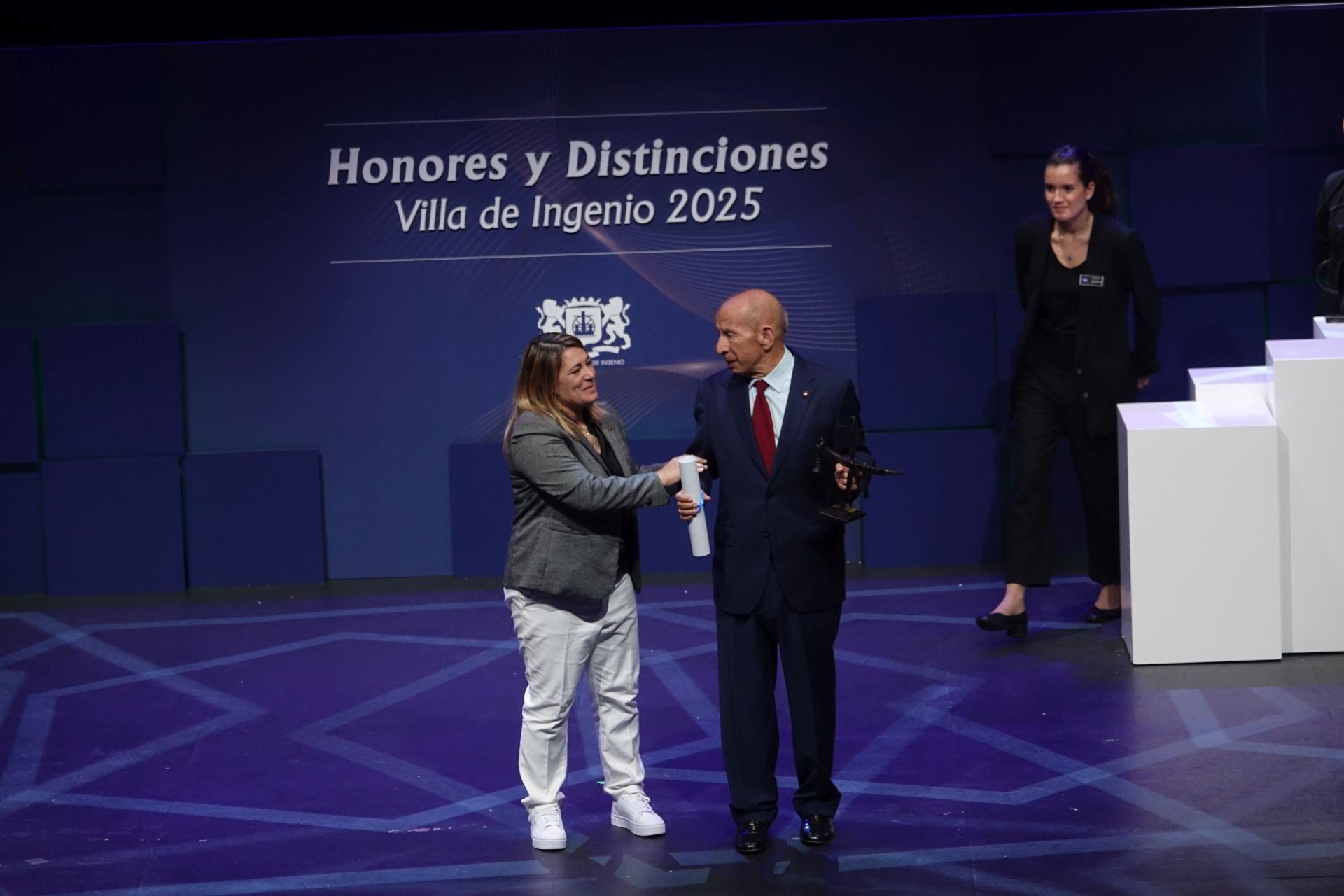 Entrega de Honores y Distinciones de Ingenio
