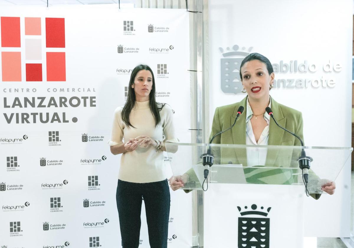 Rueda de prensa en el Cabildo con Aroa Revelo, consejera; y Patricia Morales, de Felapyme.