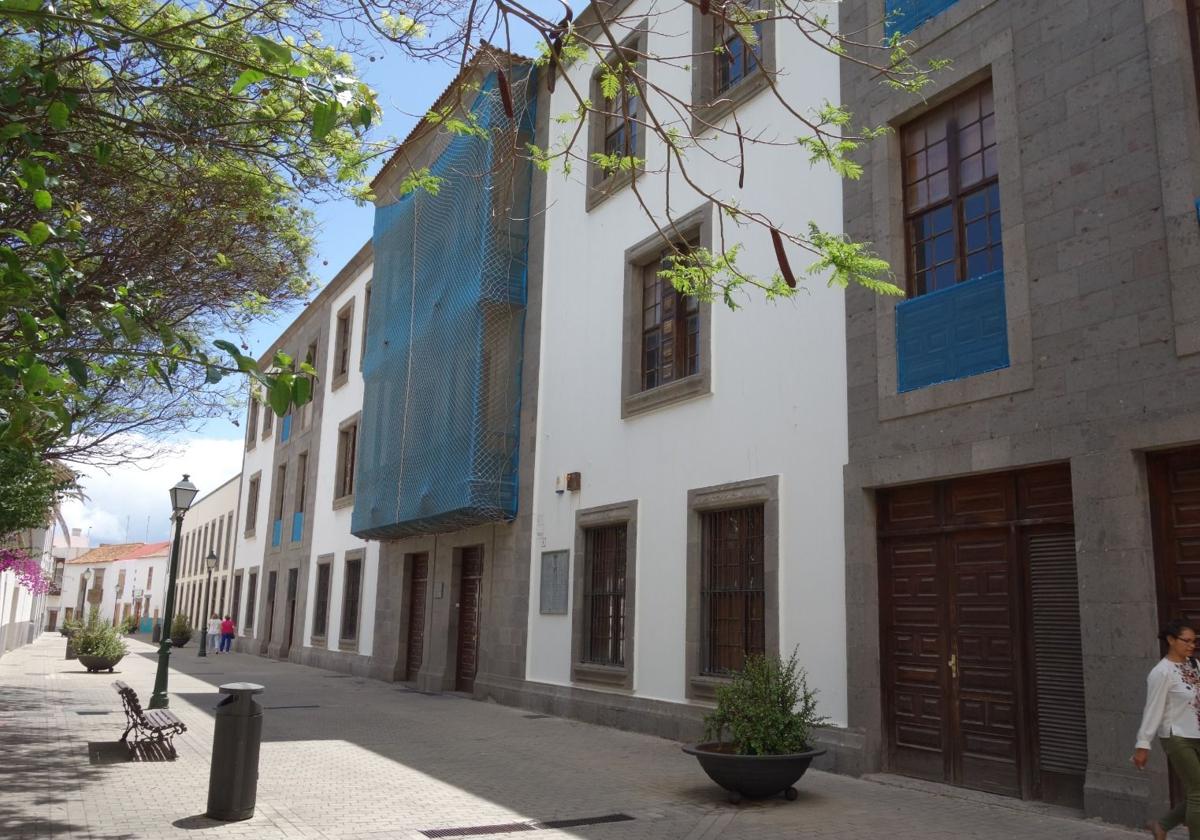 Fachada del edificio de Santa Rosalía, en pleno casco histórico de San Juan, en Telde.