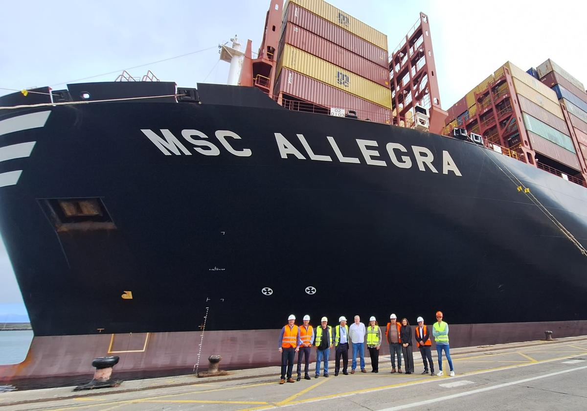 Calzada visita el MSC Allegra, uno de los mayores portacontenedores del mundo