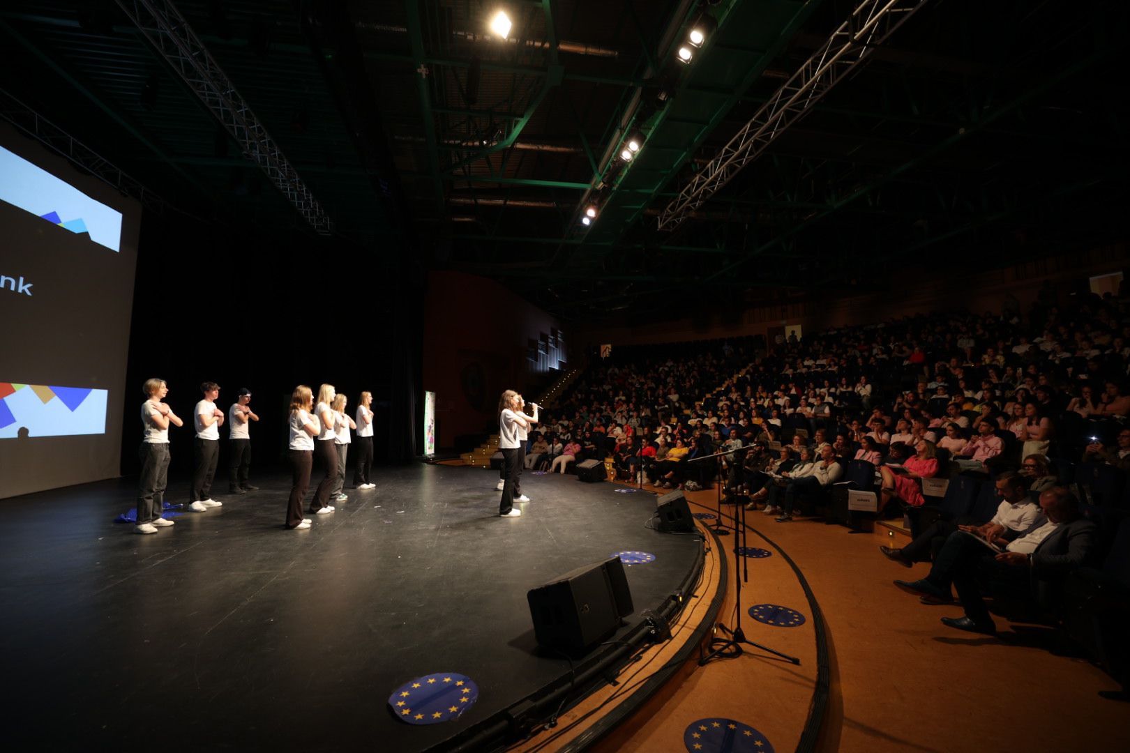 El IES Vecindario brilla con talento en la celebración de Erasmusvisión