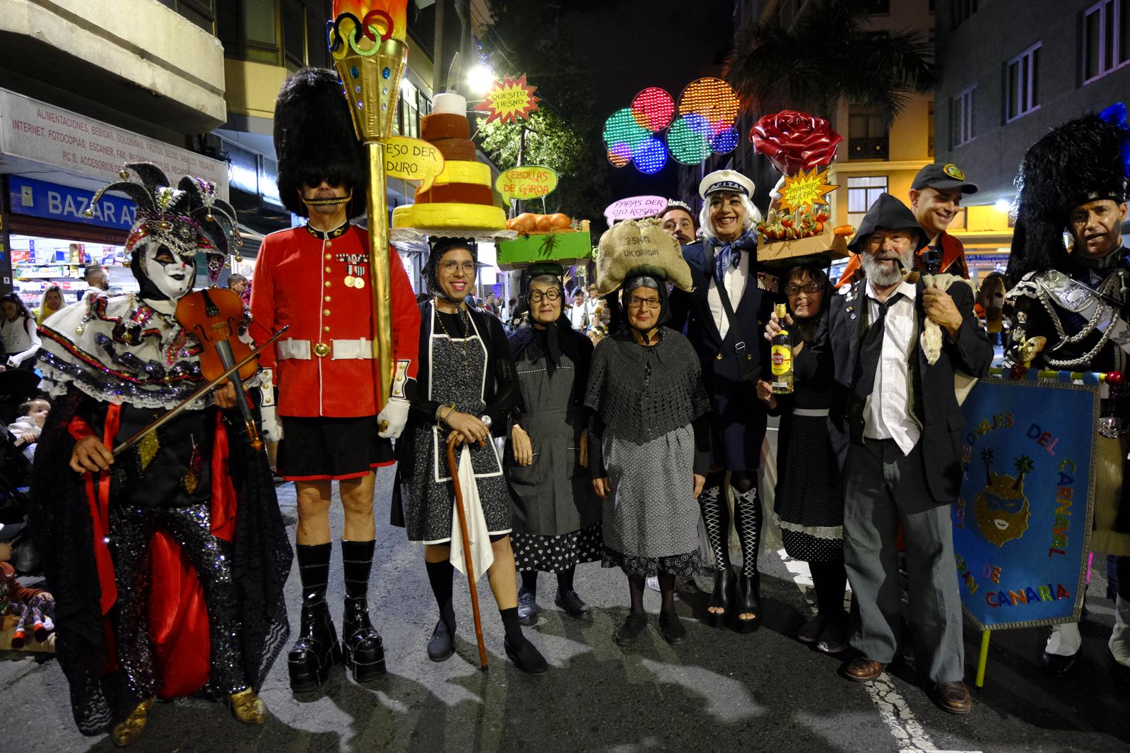 El pasacalles del carnaval de Las Palmas de Gran Canaria, en imágenes