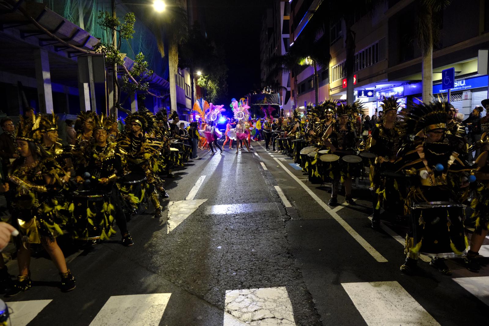 El pasacalles del carnaval de Las Palmas de Gran Canaria, en imágenes