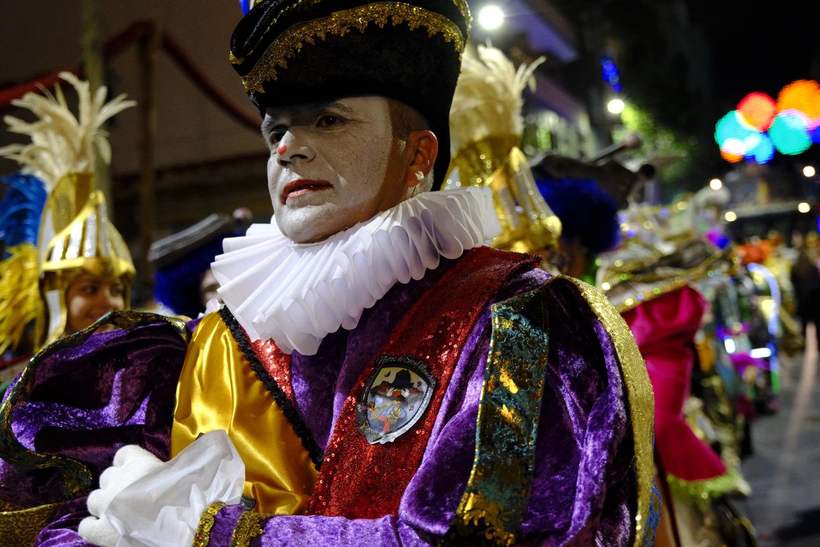 El pasacalles del carnaval de Las Palmas de Gran Canaria, en imágenes