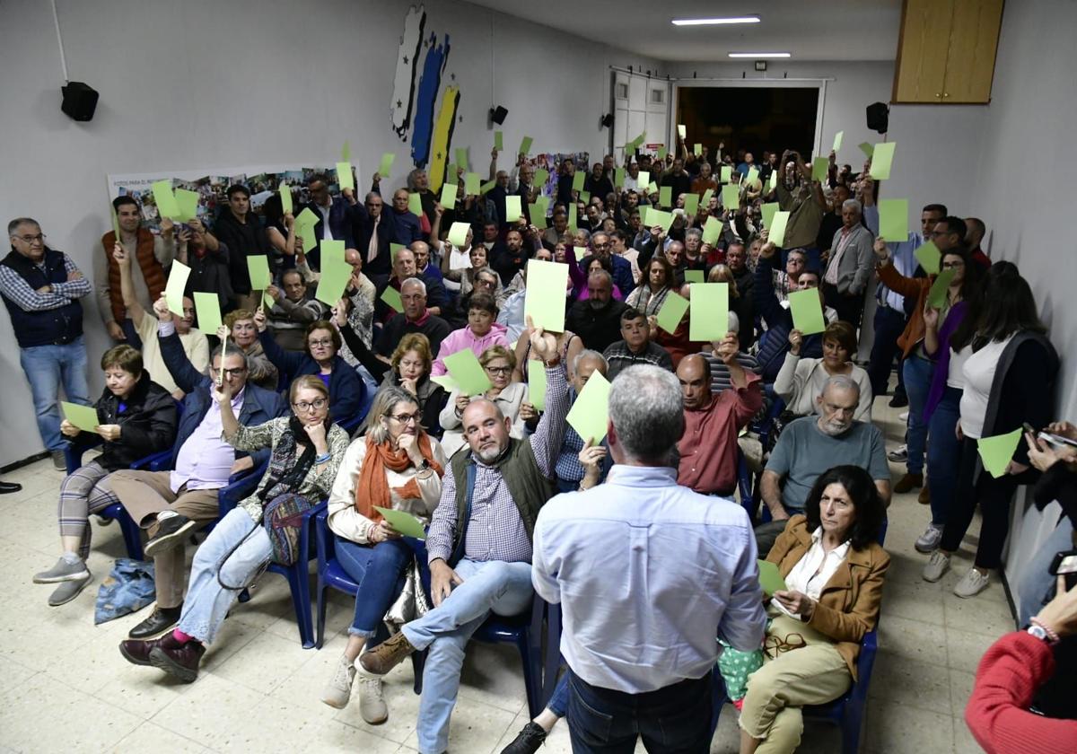 La asamblea de Roque Aguayro, en imágenes