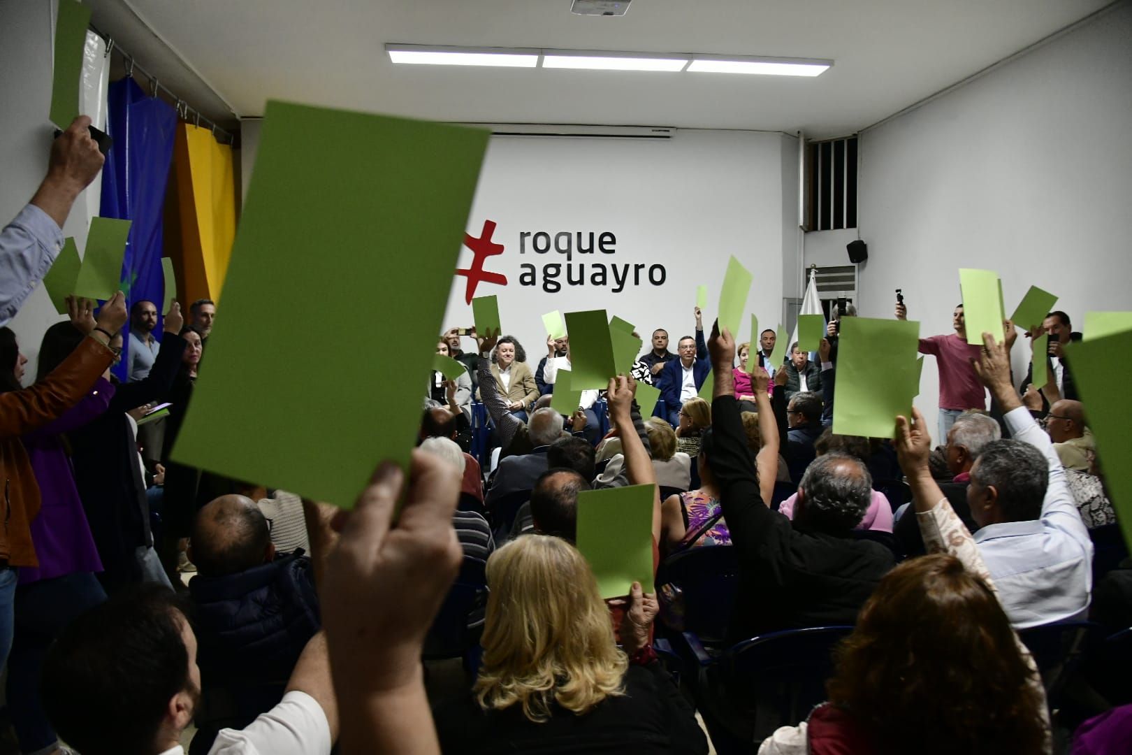 La asamblea de Roque Aguayro, en imágenes