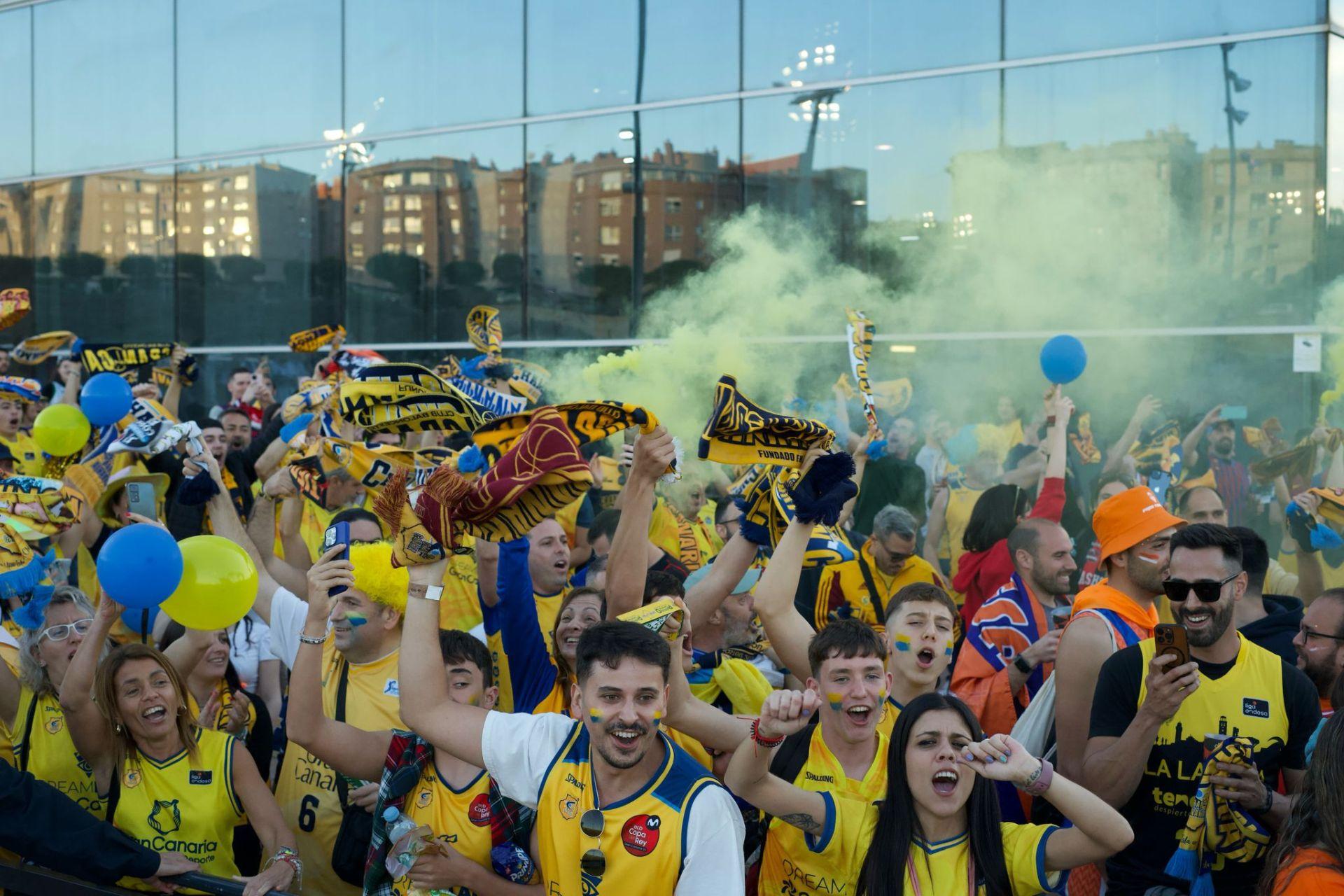 Cánticos, banderas y unión amarilla para el Dreamland Gran Canaria