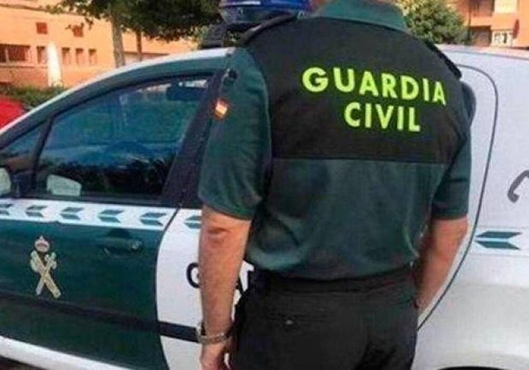 Foto archivo de un agente de la Guardia Civil.