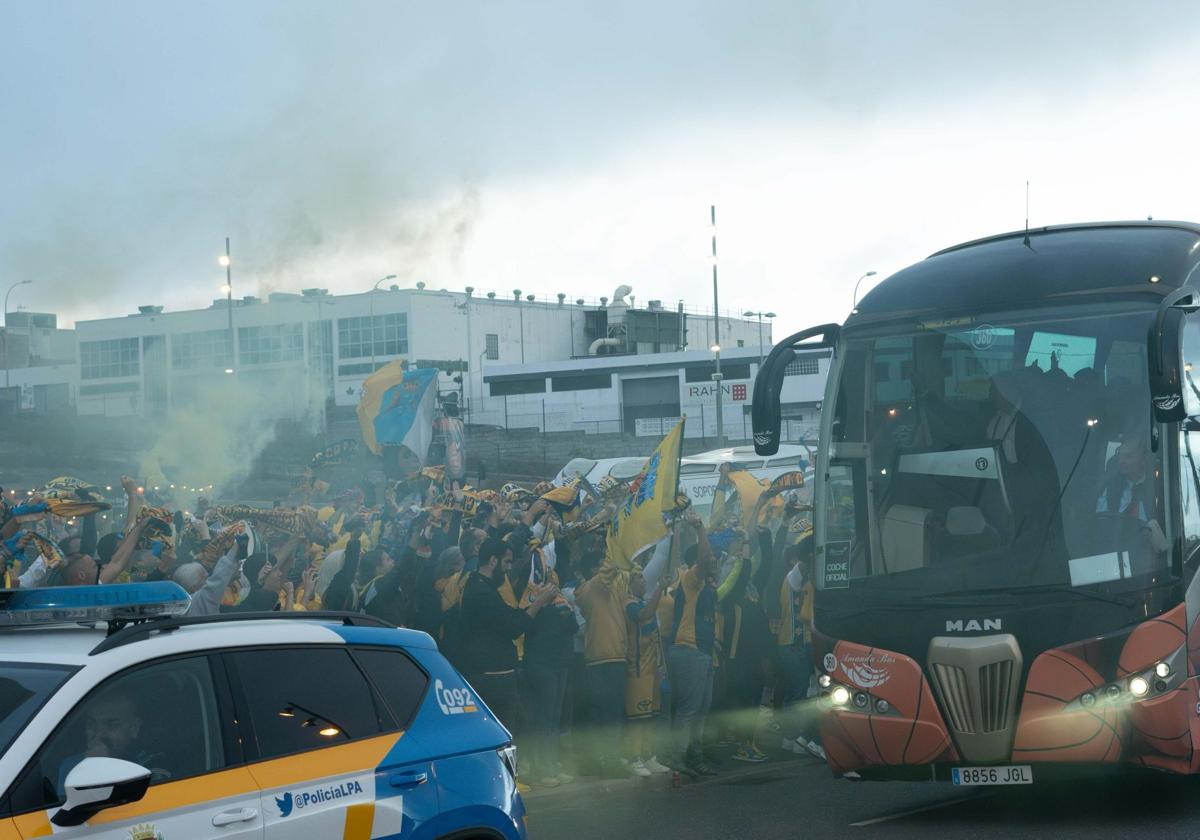 El recibimiento al Granca antes del inicio del choque ante el Madrid, en imágenes