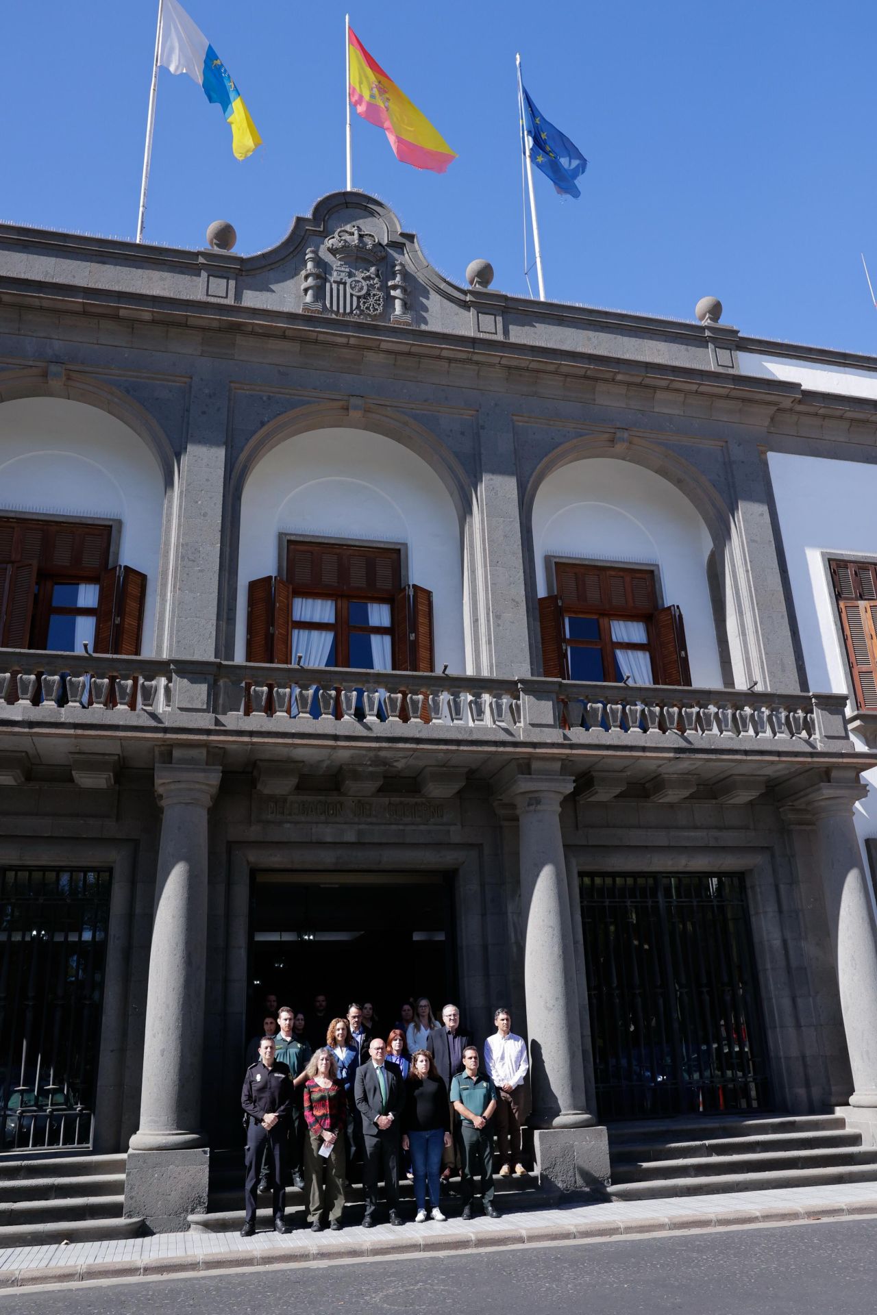 Minuto de silencio en la delegación del Gobierno por el crimen de María Dolores Illán