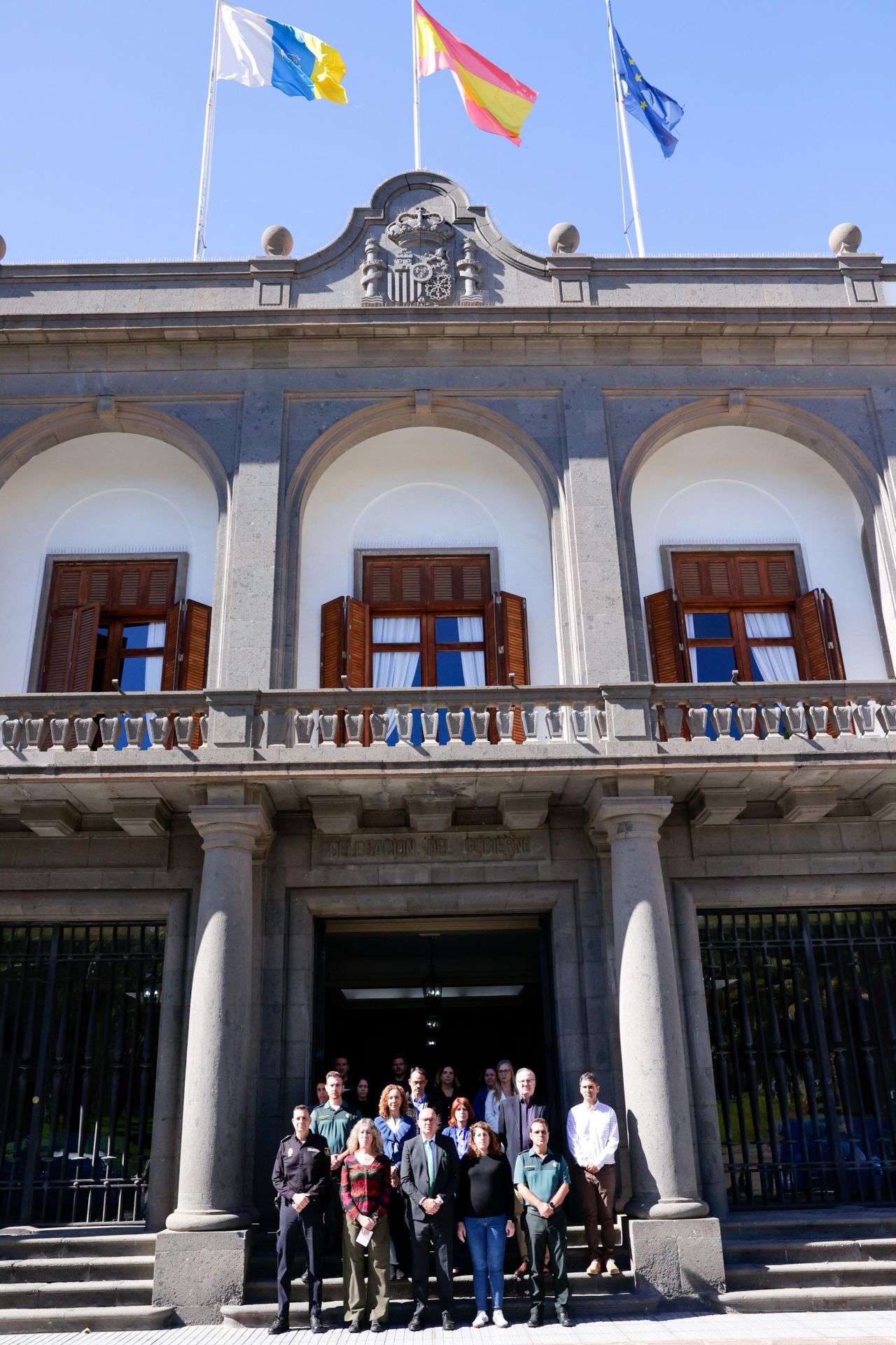 Minuto de silencio en la delegación del Gobierno por el crimen de María Dolores Illán