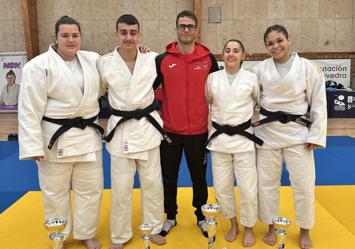 Los representantes del Akari en la Supercopa de España en Galicia.