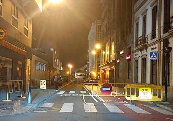 Vallado de seguridad antiterrorista en la calle Nicolás Estévanez durante la celebración de la primera fase del concurso de murgas.
