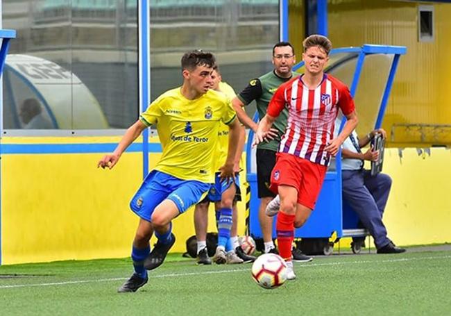 Pedri, en la eliminatoria de Copa juvenil ante el Atlético de Madrid.