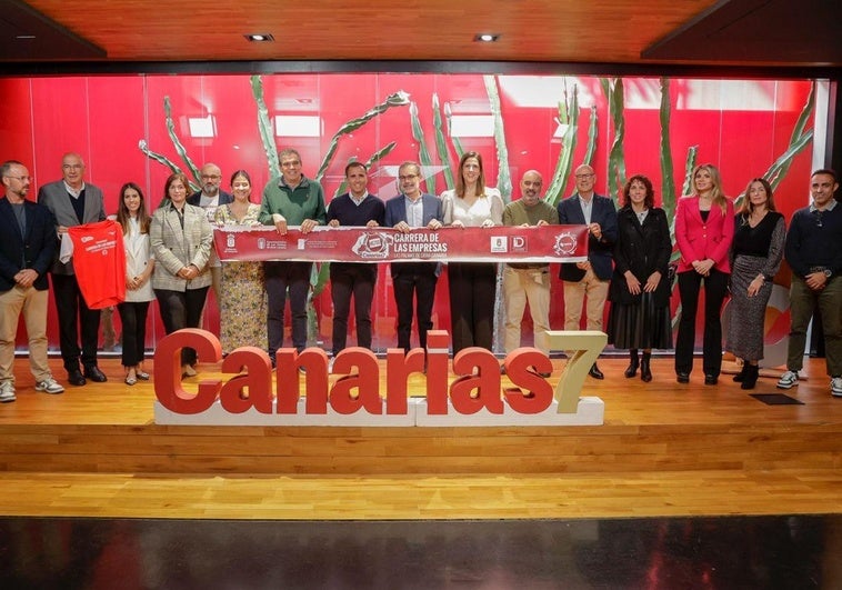 Colaboradores de la CANARIAS7 Carrera de Empresas en la presentación de la prueba este jueves.