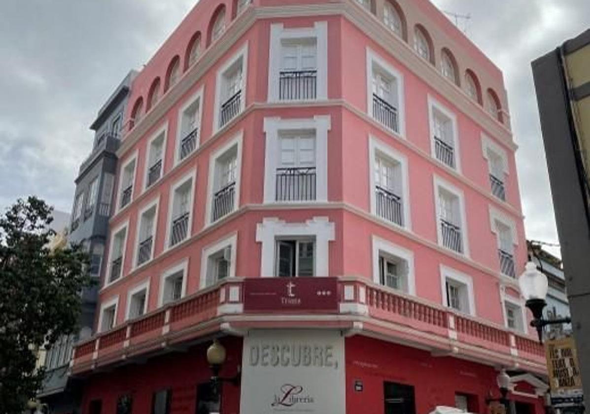 Imagen del edificio propiedad del Cabildo en la calle Cano del barrio de Triana.