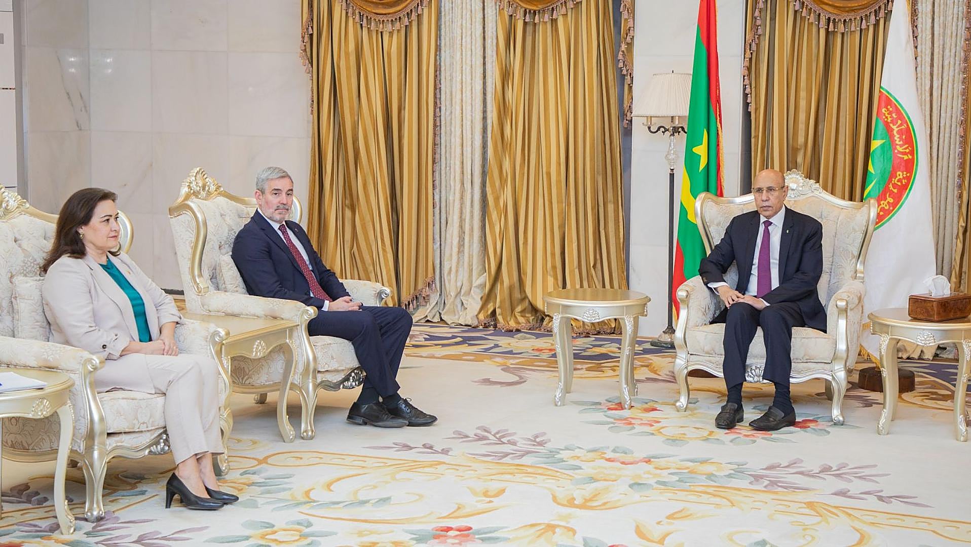 Clavijo constata en Mauritania que 150.000 personas aguardan en el país