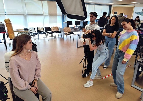 Taller de fotografía de las jornadas de puertas abiertas de la escuela.