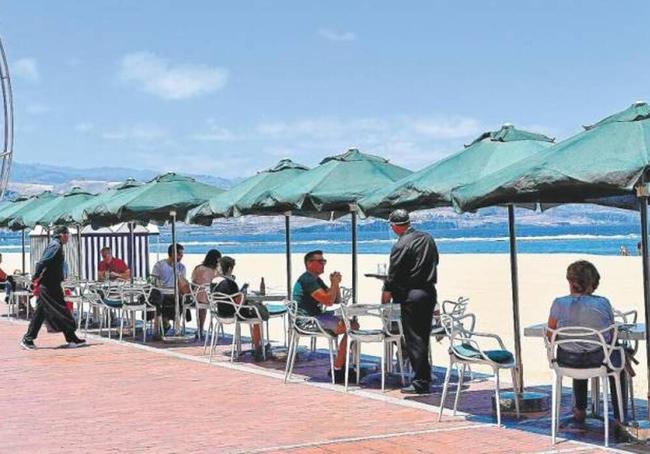 Terraza en la Avenida de Las Canteras en una imagen de archivo.