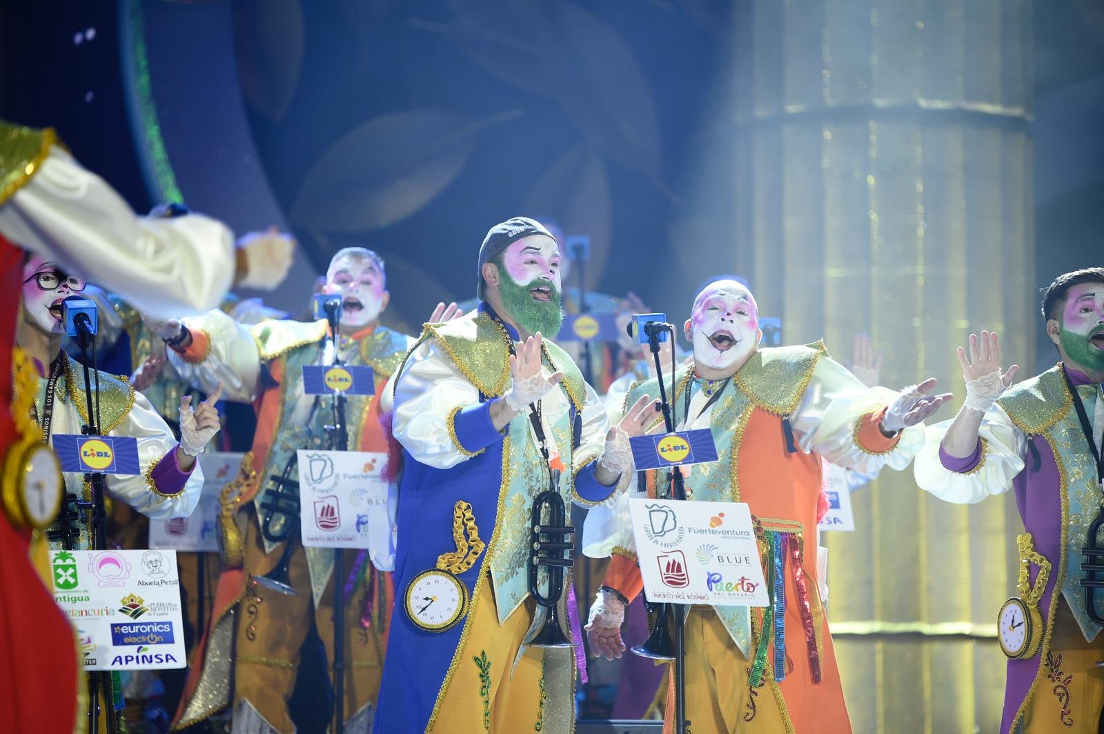 Magia y humor en la final de murgas del carnaval de Las Palmas de Gran Canaria