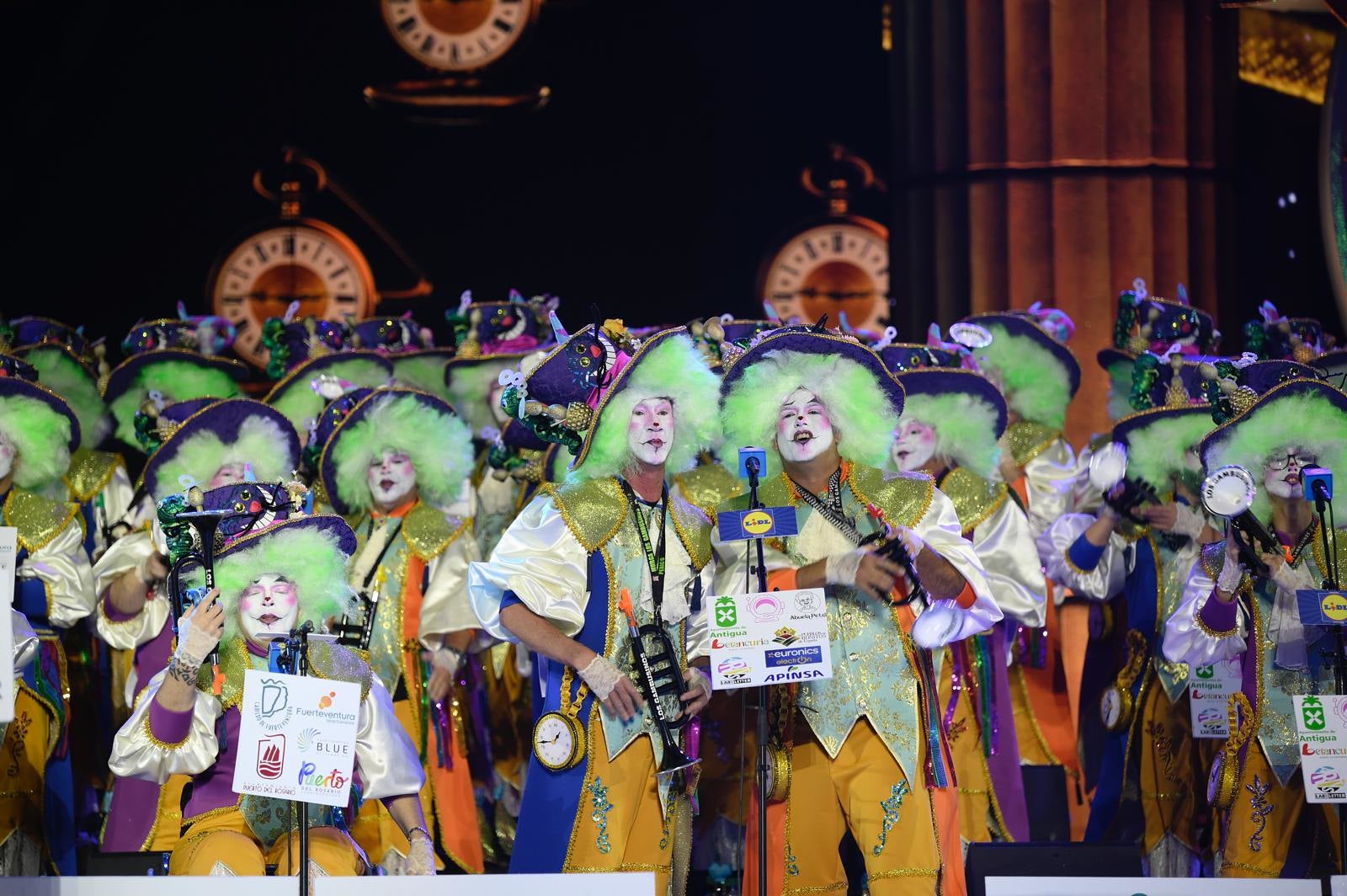 Magia y humor en la final de murgas del carnaval de Las Palmas de Gran Canaria