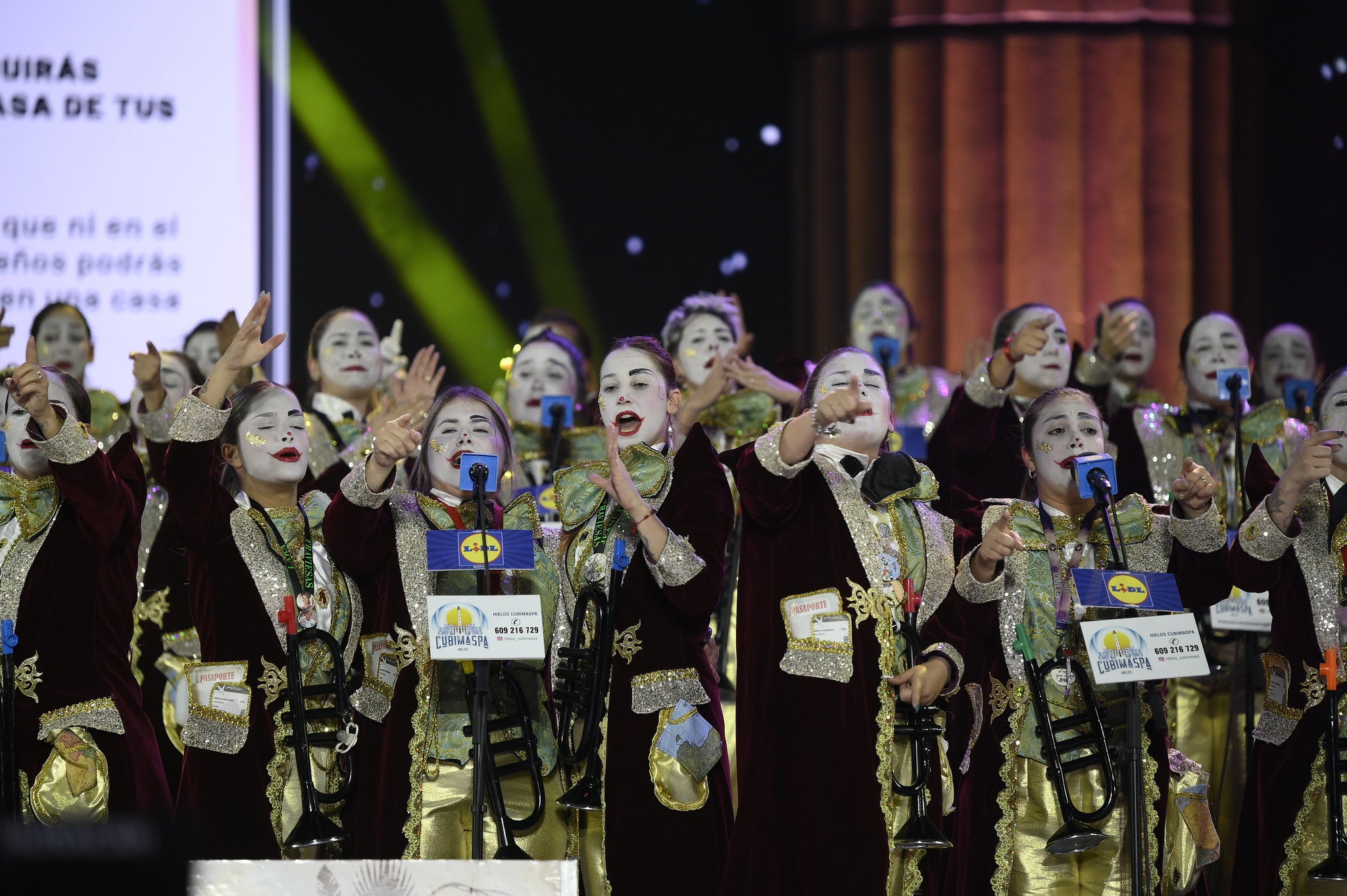 Magia y humor en la final de murgas del carnaval de Las Palmas de Gran Canaria