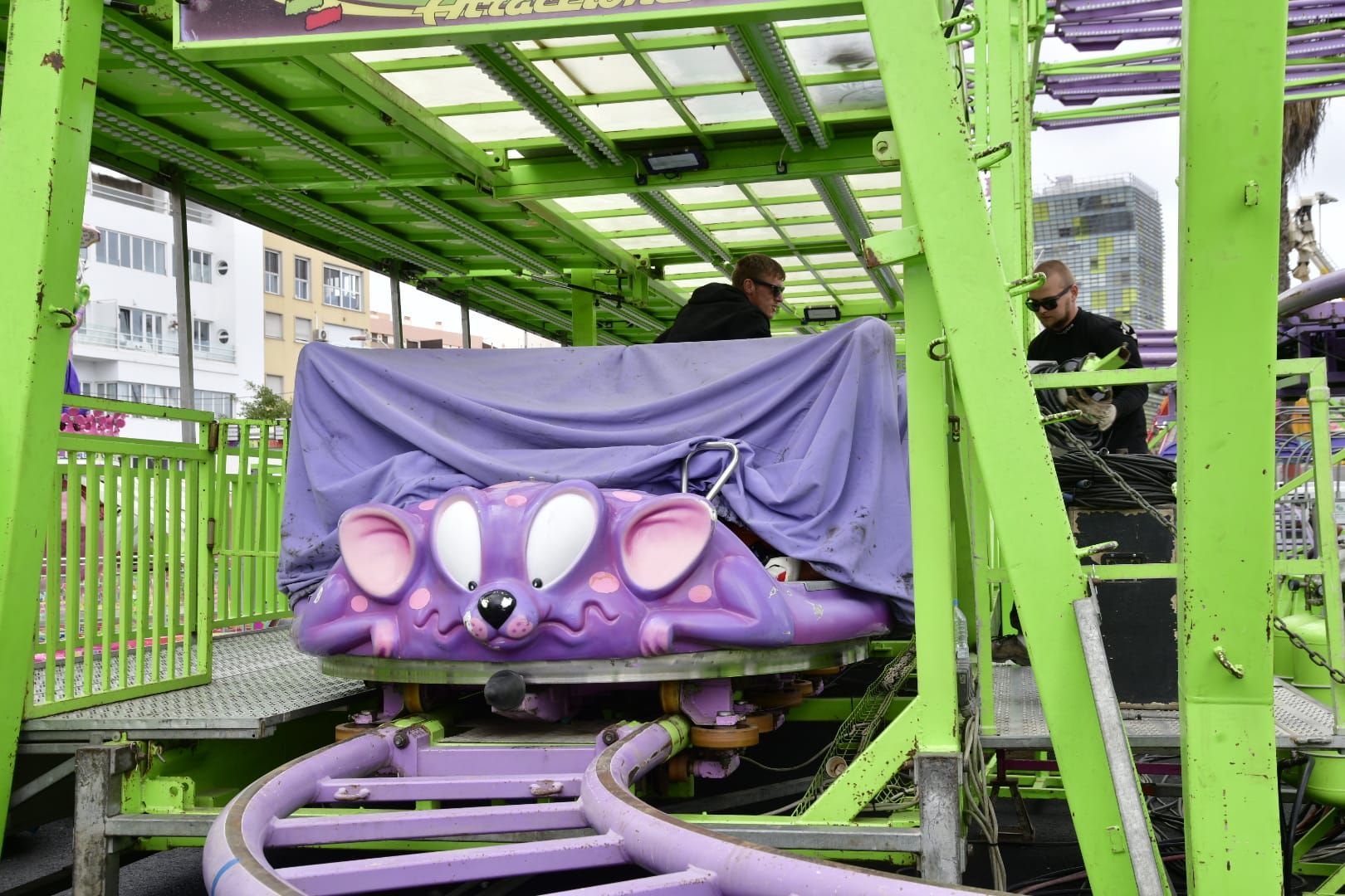 La feria de atracciones ya se prepara para el carnaval en El Refugio