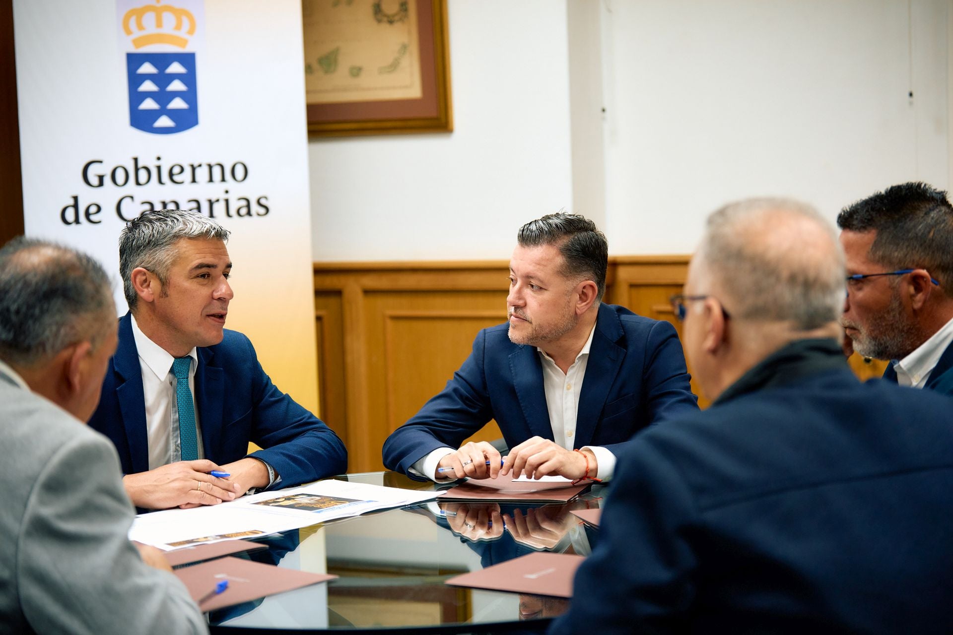 Reunión del consejero Narvay Quintero con el presidente de la Mancomunidad del Norte, Teodoro Sosa.