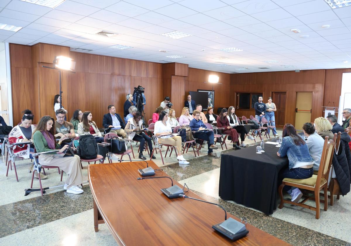 Encuentro celebrado en el Cabildo.