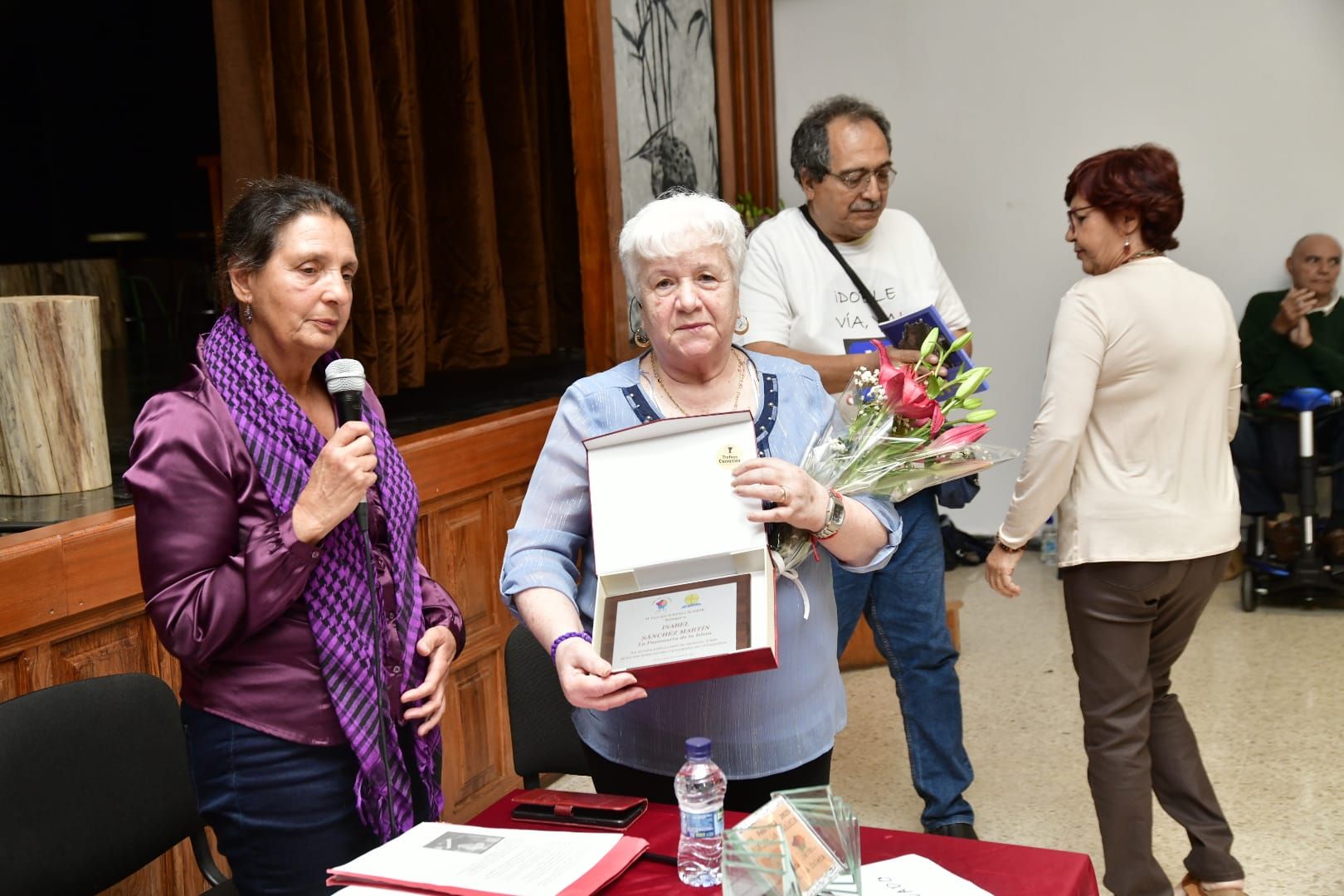 La Isleta rinde homenaje a los vecinos del barrio