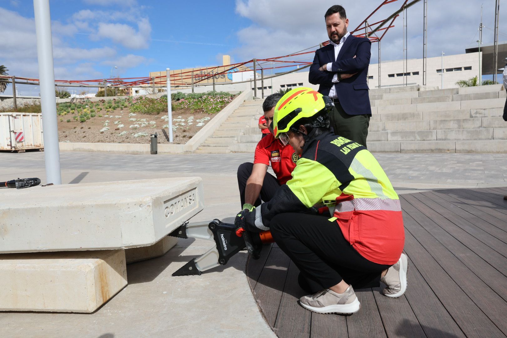 Los bomberos de la capital grancanaria muestran sus nuevos equipos