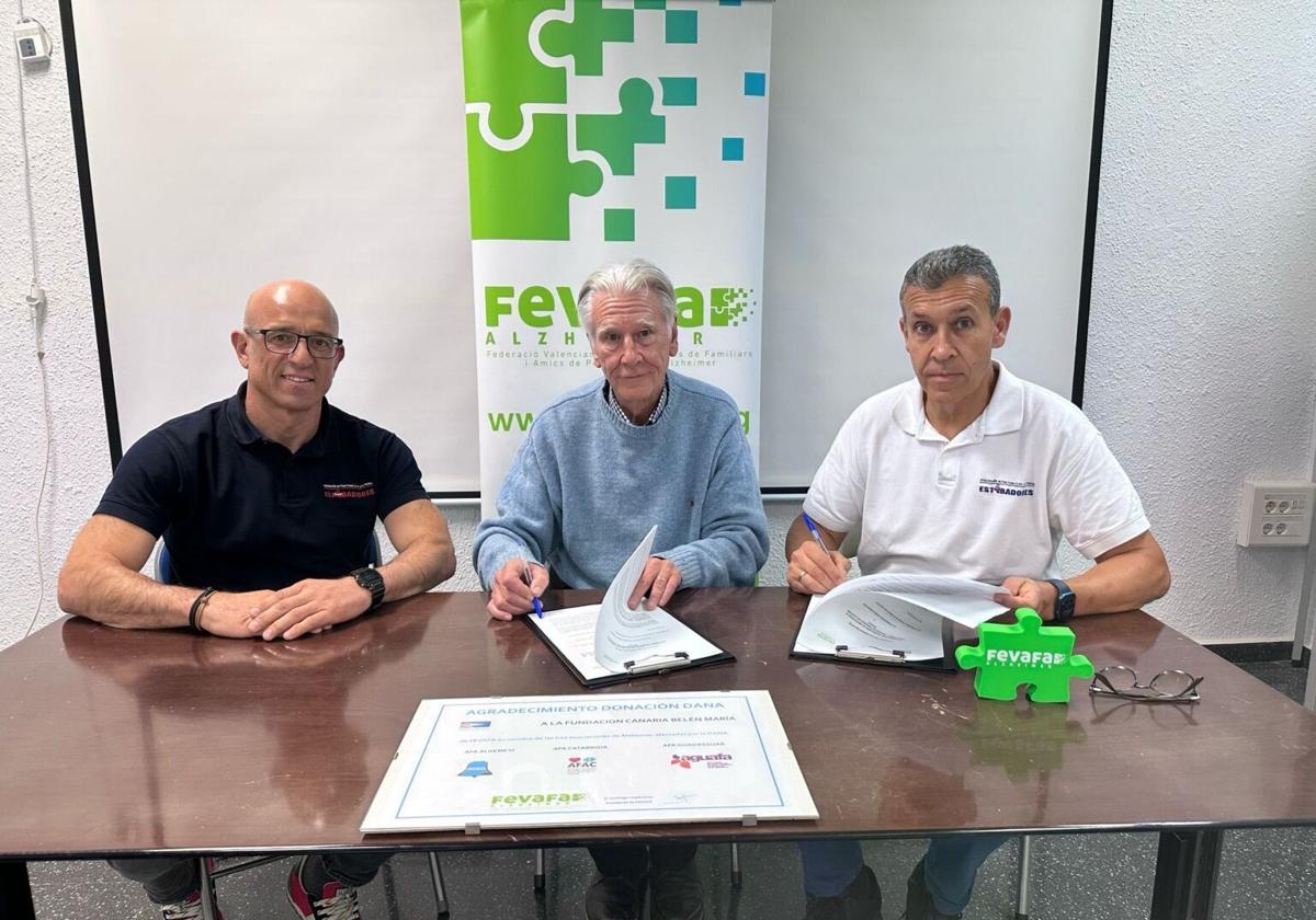 Firma del convenio en la sede de FEVAFA.